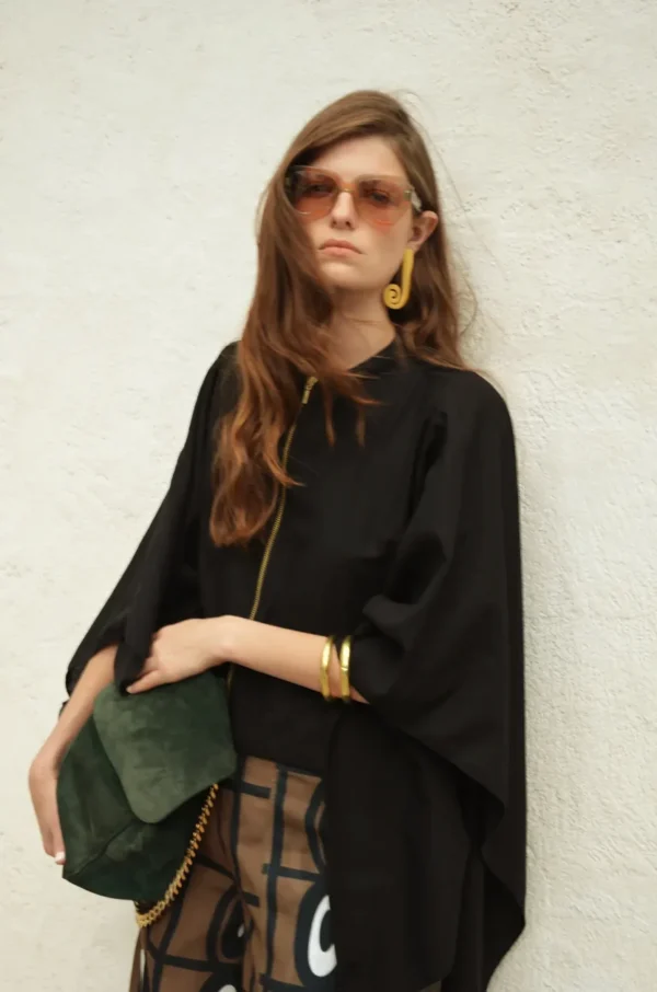 Angela Jaramillo Bluson Pavi negro